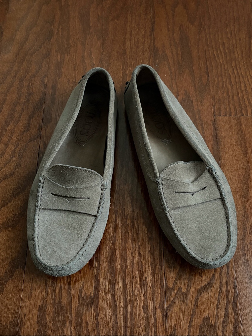 Tod's Gommino Classic Tan Suede Driving Loafers, size 7.5